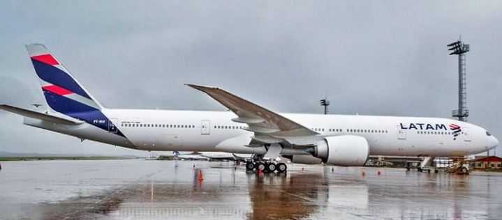 B777